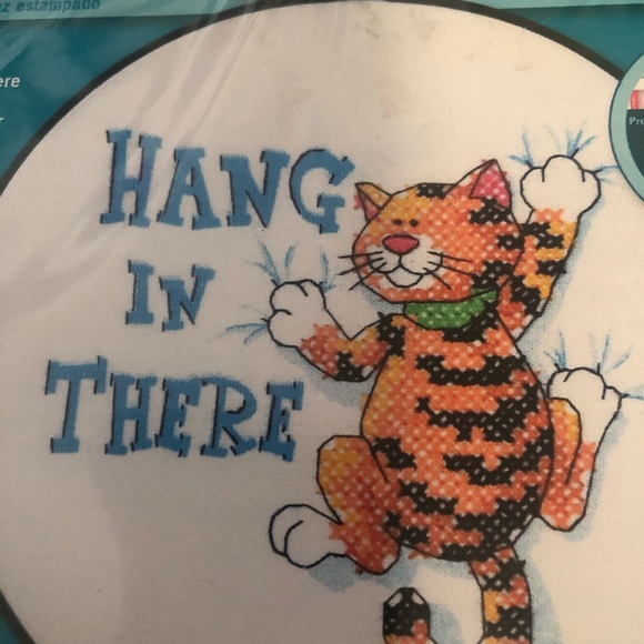 “Hang in there” Cross stitch kit. - Picture 2 of 5